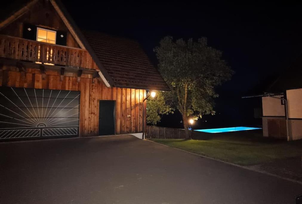Chalet-Suedsteiermark - Traumhafte Aussicht, Infinity Pool, Privatsphaere, Klima Und De-Luxe Ausstattung Schwanberg Buitenkant foto